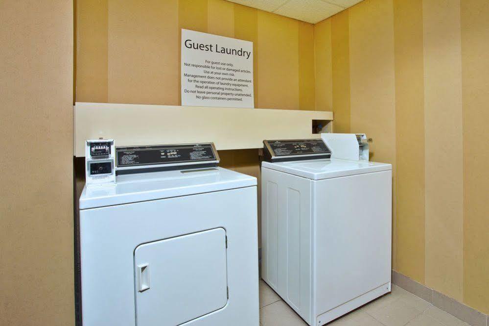 Howard Johnson By Wyndham Portage La Prairie Luaran gambar