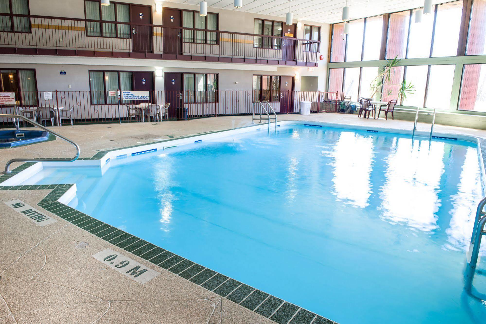 Howard Johnson By Wyndham Portage La Prairie Luaran gambar